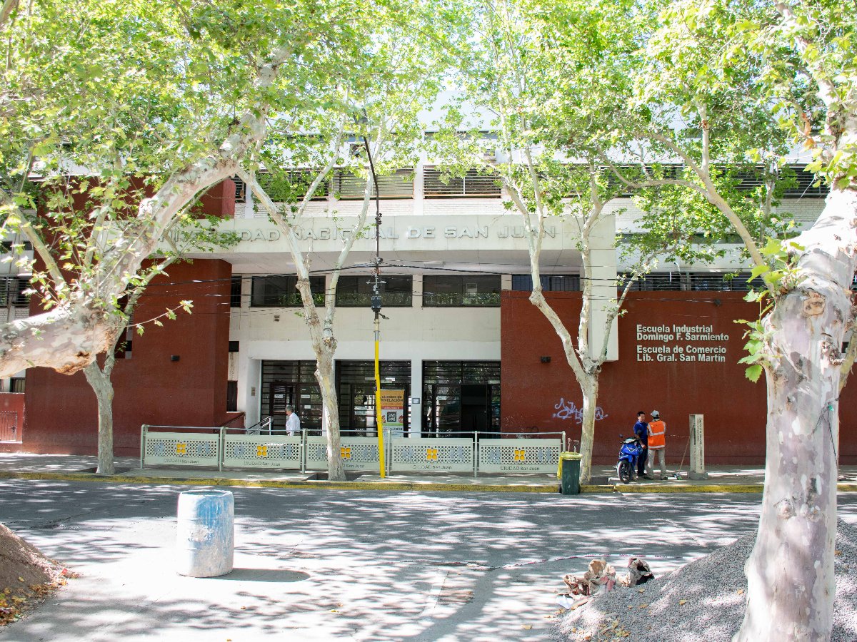 Jurisdemia